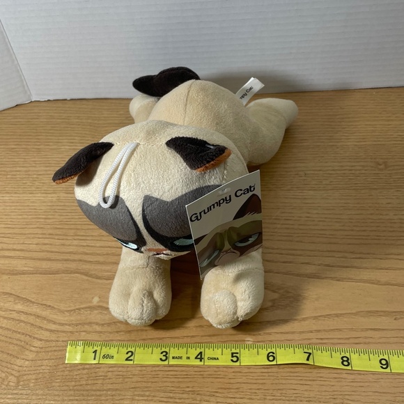 Grumpy Cat Plush by Toy Factory Laying Down Stuffed Animal Toy Kitty New w Tag - Picture 10 of 10